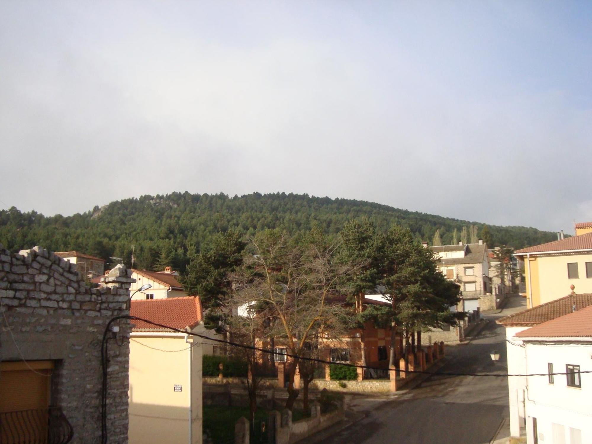 Hotel Suiza Bronchales Exterior photo