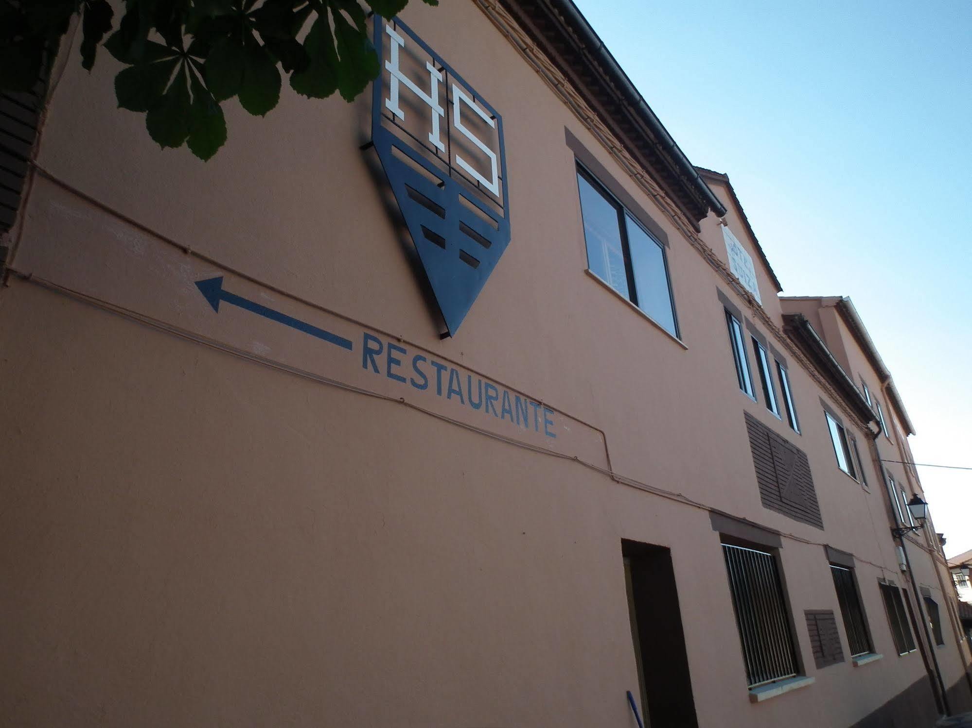 Hotel Suiza Bronchales Exterior photo