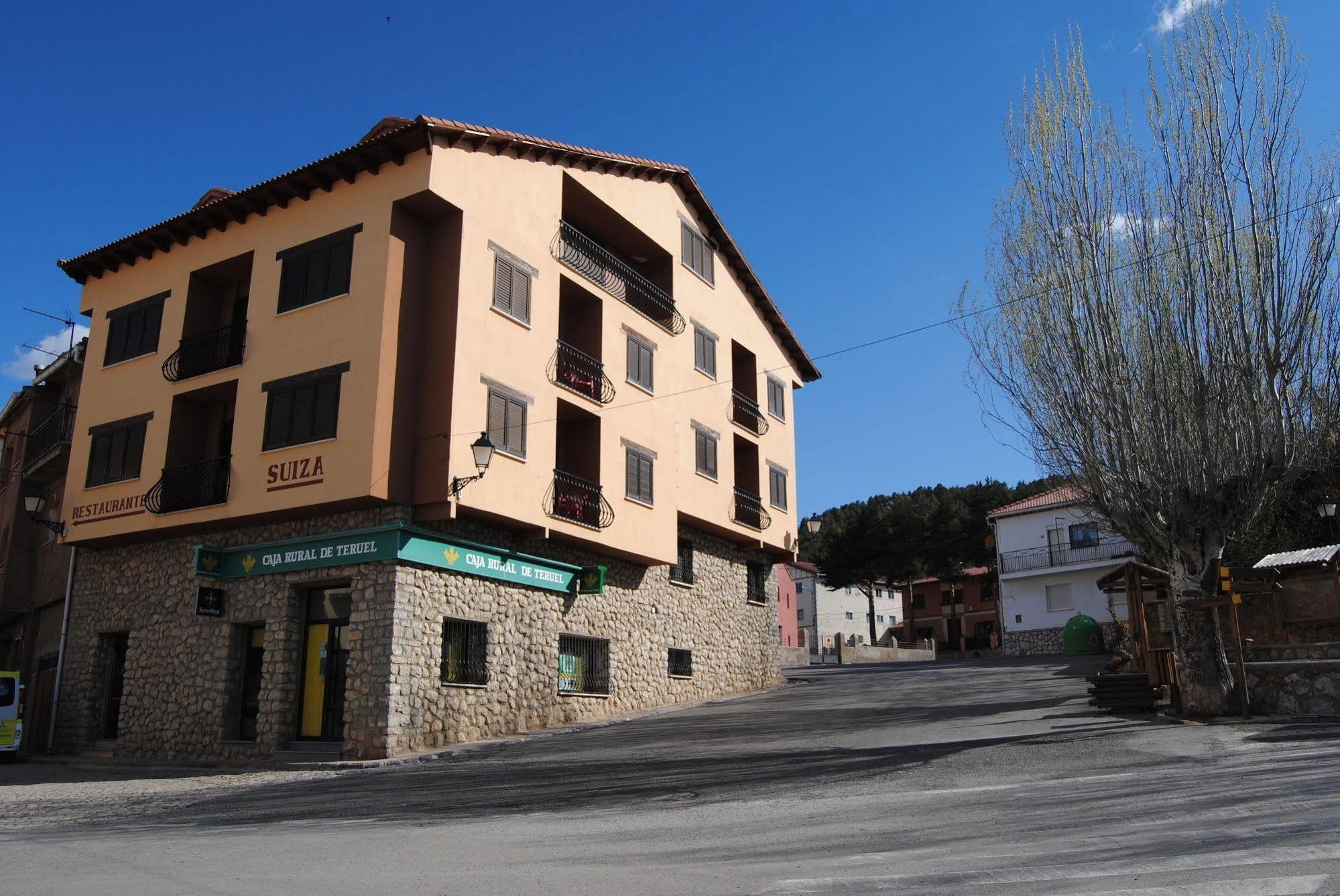 Hotel Suiza Bronchales Exterior photo