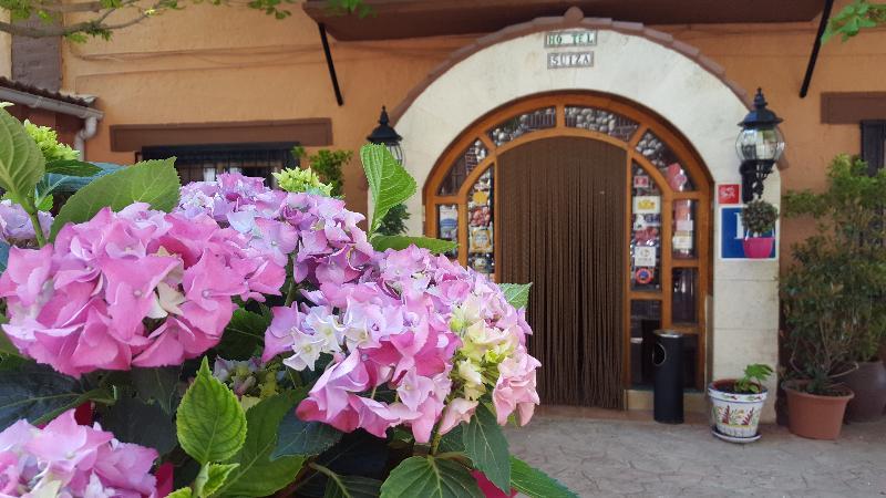 Hotel Suiza Bronchales Exterior photo
