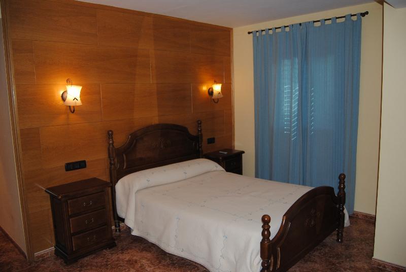 Hotel Suiza Bronchales Exterior photo